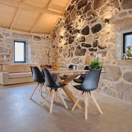 Casa Espelho D'agua * Vouzela